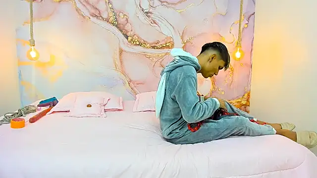 Snapshot of StrawwBoys chatting on 12.27.24 StrawwBoys online show from 12.27.24