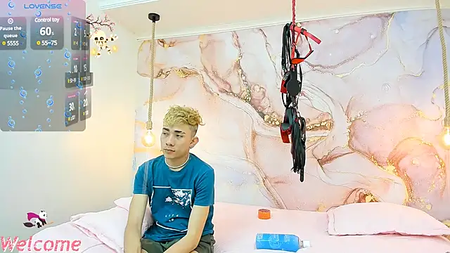 Snapshot of StrawwBoys chatting on 12.27.24 StrawwBoys online show from 12.27.24