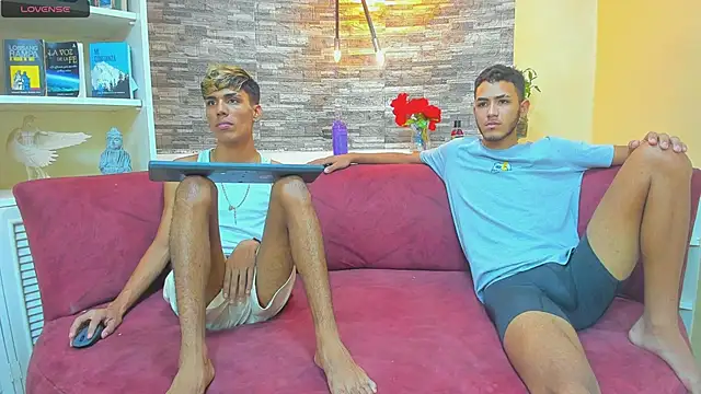 Snapshot of StrawwBoys chatting on 01.14.25 StrawwBoys online show from 01.14.25