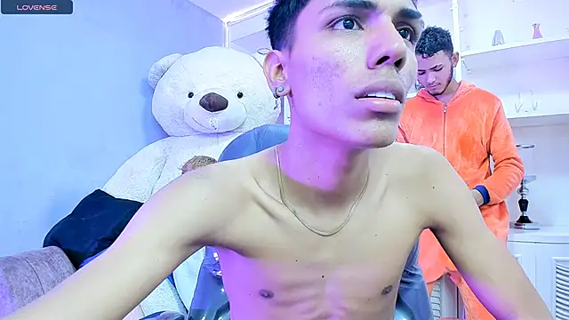 Snapshot of StrawwBoys chatting on 01.15.25 StrawwBoys online show from 01.15.25