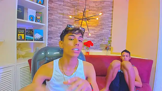 Snapshot of StrawwBoys chatting on 01.21.25 StrawwBoys online show from 01.21.25