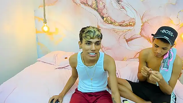 Snapshot of StrawwBoys chatting on 01.28.25 StrawwBoys online show from 01.28.25