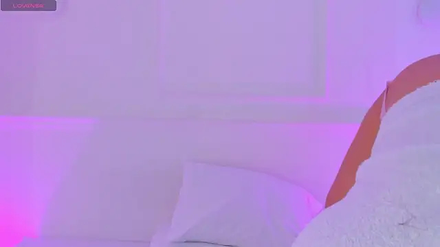 mary suarez online show from 10.04.25