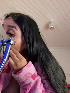 Anily Lovely online show from 03.15.25