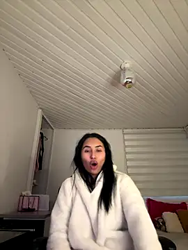 Anily Lovely online show from 09.08.25