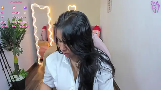 kendra tay online show from 02.24.25