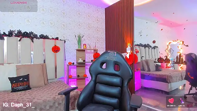 Daphnne tay online show from 10.15.25