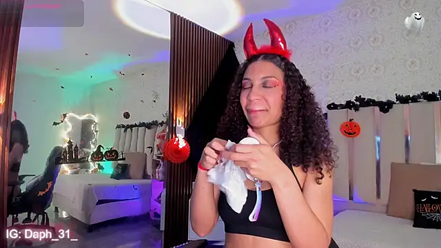 Daphnne tay online show from 10.30.25