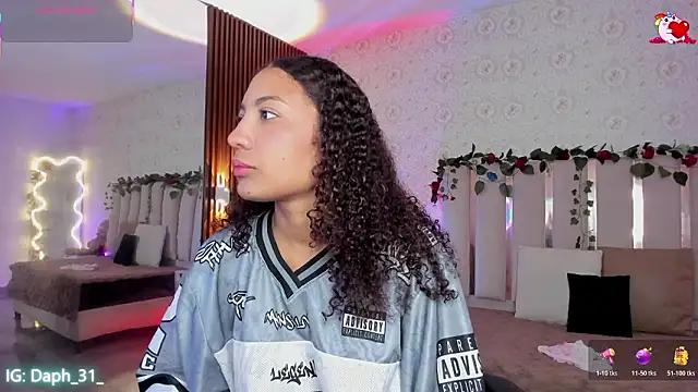 Snapshot of Daphnne_tay chatting on 02.19.26 Daphnne tay online show from 02.19.26