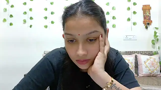 Aleena Rai online show from 10.31.25