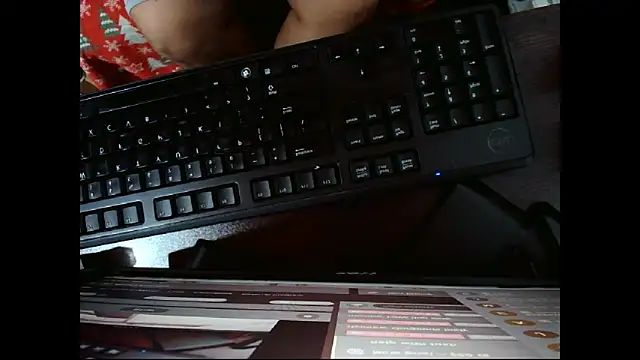 Snapshot of Indian_candyXX chatting on 02.08.25 Indian candyXX online show from 02.08.25