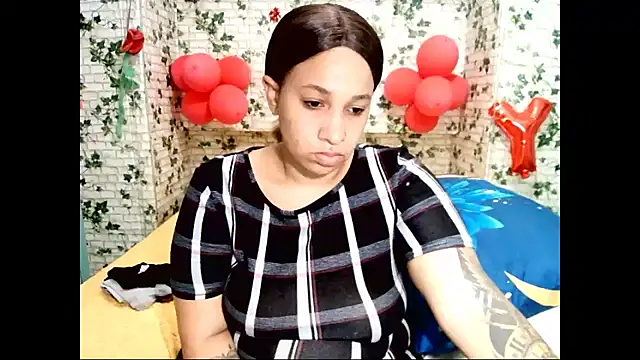 Snapshot of Indian_candyXX chatting on 02.12.25 Indian candyXX online show from 02.12.25