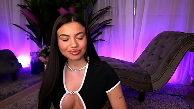 EsmeeLuv online show from 03.04.25