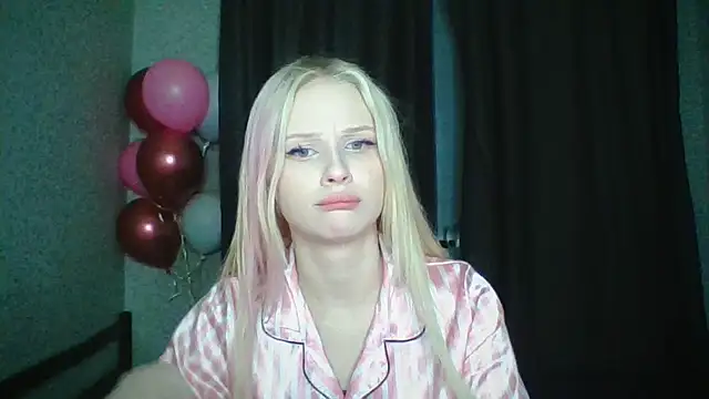 Snapshot of lisa_barbie chatting on 12.05.24 lisa barbie online show from 12.05.24