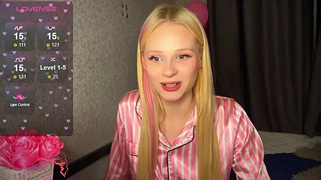 Snapshot of lisa_barbie chatting on 12.06.24 lisa barbie online show from 12.06.24