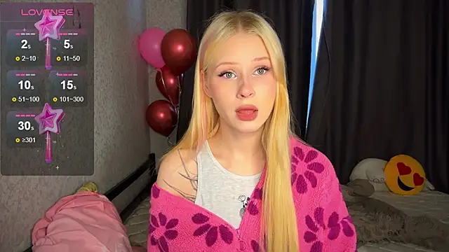 Snapshot of lisa_barbie chatting on 12.10.24 lisa barbie online show from 12.10.24