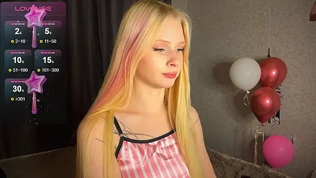 Snapshot of lisa_barbie chatting on 12.14.24 lisa barbie online show from 12.14.24