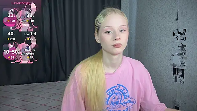 Snapshot of lisa_barbie chatting on 02.08.25 lisa barbie online show from 02.08.25