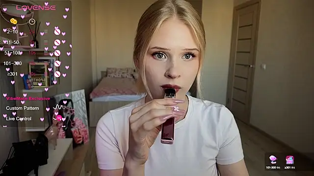 Snapshot of lisa_barbie chatting on 09.09.25 lisa barbie online show from 09.09.25