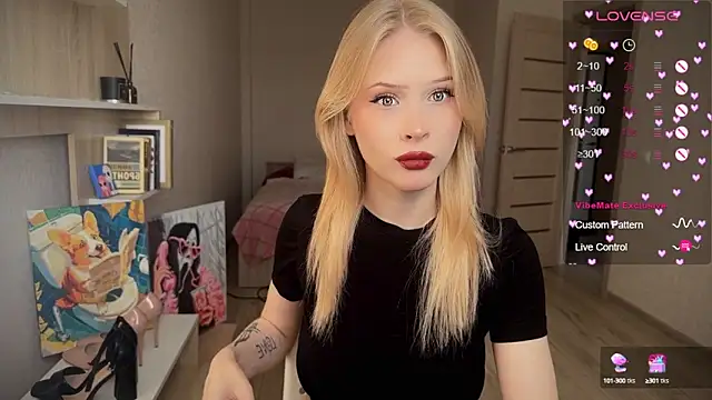 Snapshot of lisa_barbie chatting on 09.28.25 lisa barbie online show from 09.28.25