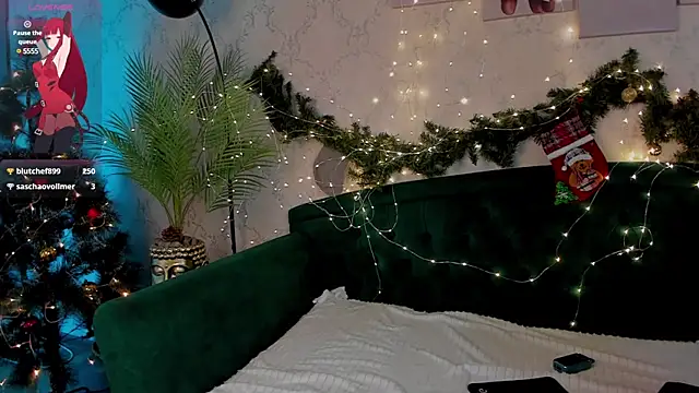 Snapshot of Jessie_Roy chatting on 12.29.24 Jessie Roy online show from 12.29.24