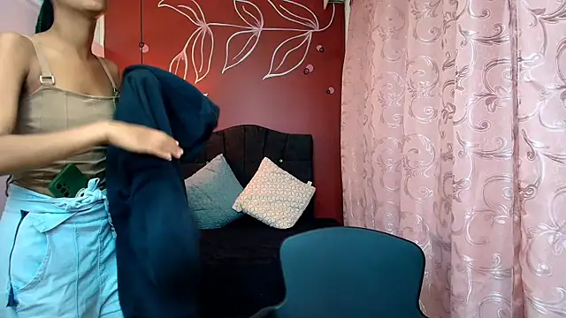 Zia Green online show from 12.19.24