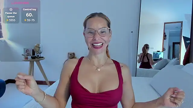 AvaCollinss online show from 10.21.25