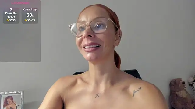 AvaCollinss online show from 11.04.25