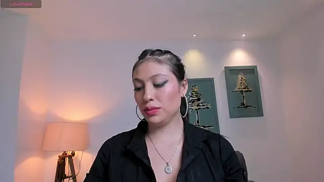 Snapshot of IrinaPortman chatting on 02.26.25 IrinaPortman online show from 02.26.25