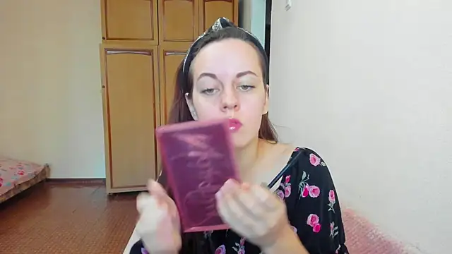 Sabrina Lavv online show from 09.10.25