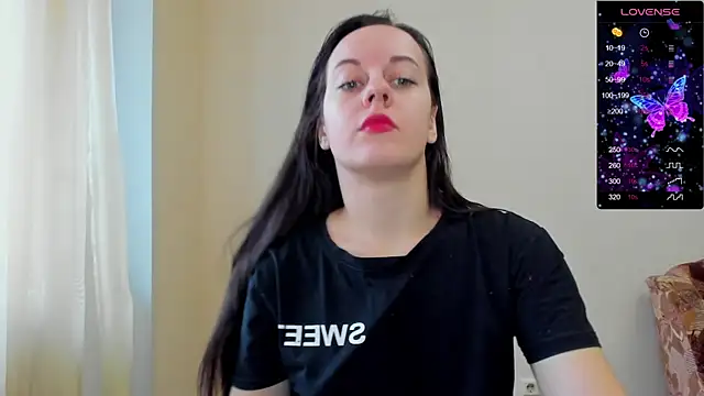 Snapshot of Sabrina_Lavv chatting on 10.15.25 Sabrina Lavv online show from 10.15.25