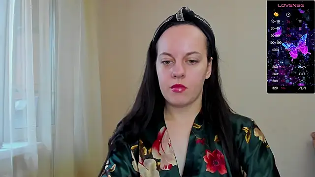 Snapshot of Sabrina_Lavv chatting on 10.21.25 Sabrina Lavv online show from 10.21.25