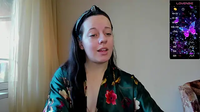 Snapshot of Sabrina_Lavv chatting on 10.31.25 Sabrina Lavv online show from 10.31.25