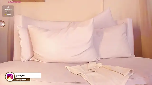 Snapshot of Amy_Kiitty_ chatting on 01.17.25 Amy Kiitty online show from 01.17.25