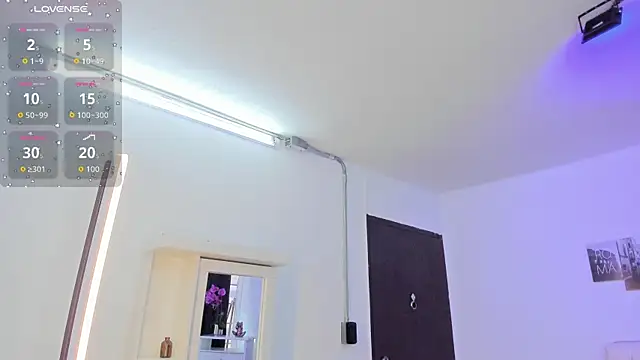 Snapshot of Amy_Kiitty_ chatting on 09.17.25 Amy Kiitty online show from 09.17.25