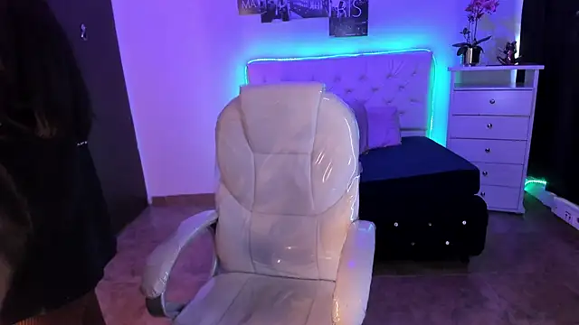 Amy Kiitty  online show from 11.25.25