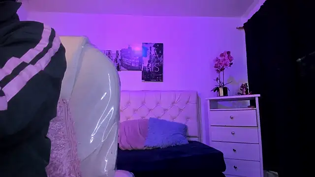 Amy Kiitty  online show from 12.21.25