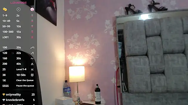 KarinaSimonz online show from 12.18.24