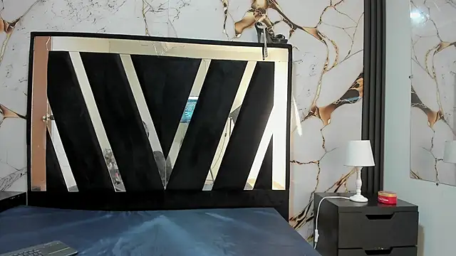 Snapshot of KarinaSimonz chatting on 10.10.25 KarinaSimonz online show from 10.10.25