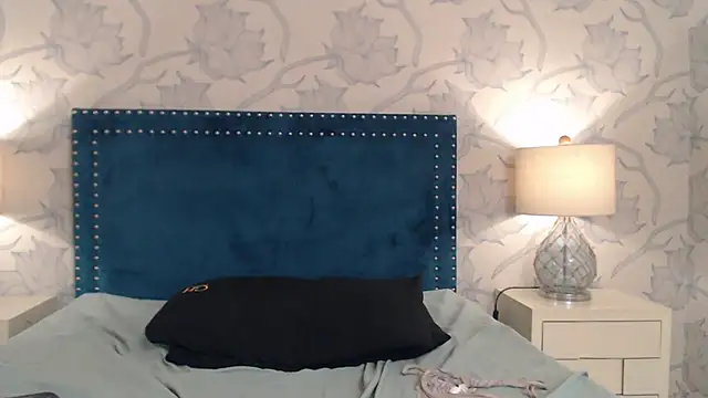 Snapshot of Aleja_gh1 chatting on 02.02.25 Aleja gh1 online show from 02.02.25