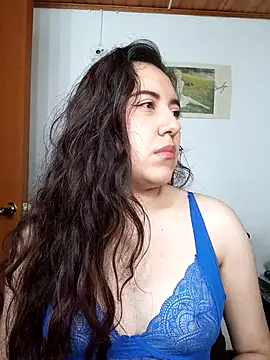 Emi chik online show from 10.25.25