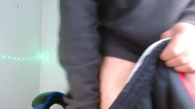 Snapshot of SexyBoy-Bigclit chatting on 10.12.25 SexyBoy-Bigclit online show from 10.12.25