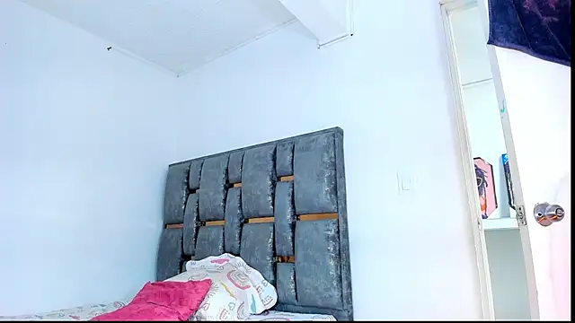 Snapshot of Sofia_HornyTs chatting on 02.14.26 Sofia HornyTs online show from 02.14.26