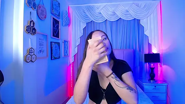 Ivyy Crystal online show from 11.26.25