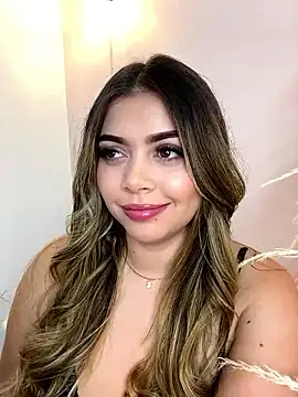 Snapshot of thaliafox_ chatting on 12.02.24 thaliafox online show from 12.02.24