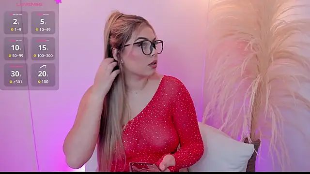 Snapshot of thaliafox_ chatting on 02.26.25 thaliafox online show from 02.26.25