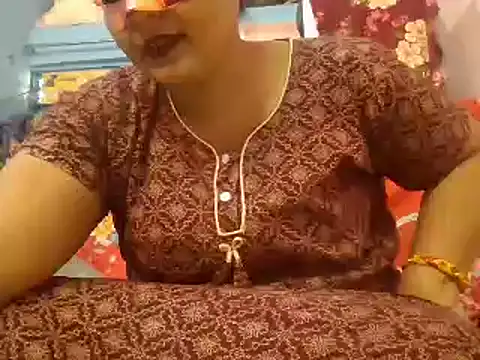 Snapshot of naina-80 chatting on 12.26.24 naina-80 online show from 12.26.24