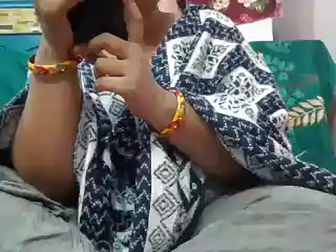 Snapshot of naina-80 chatting on 01.11.25 naina-80 online show from 01.11.25