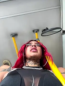 Snapshot of Kuromi_LS chatting on 10.01.25 Kuromi LS online show from 10.01.25