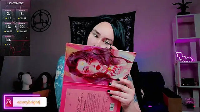 Snapshot of Emmybrightj_ chatting on 03.19.25 Emmybrightj online show from 03.19.25